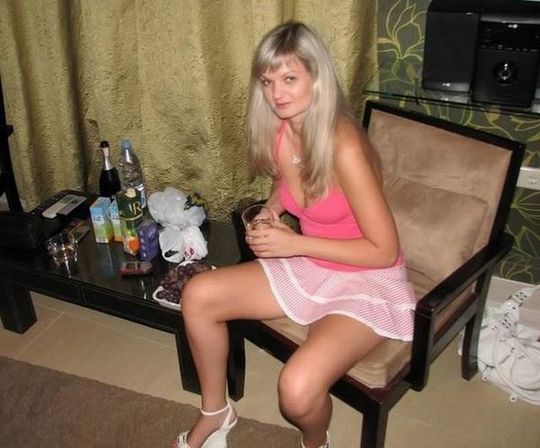 Белокурая давалка принимает во все щели порно фото @ gang.truba-rf.ru