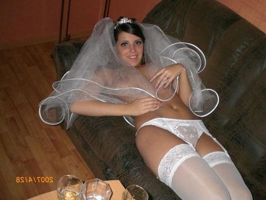 Сексуальная невеста разделась для возлюбленного @ gang.truba-rf.ru